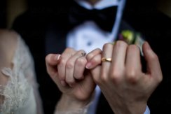 Photo of marrie docuple holding hands